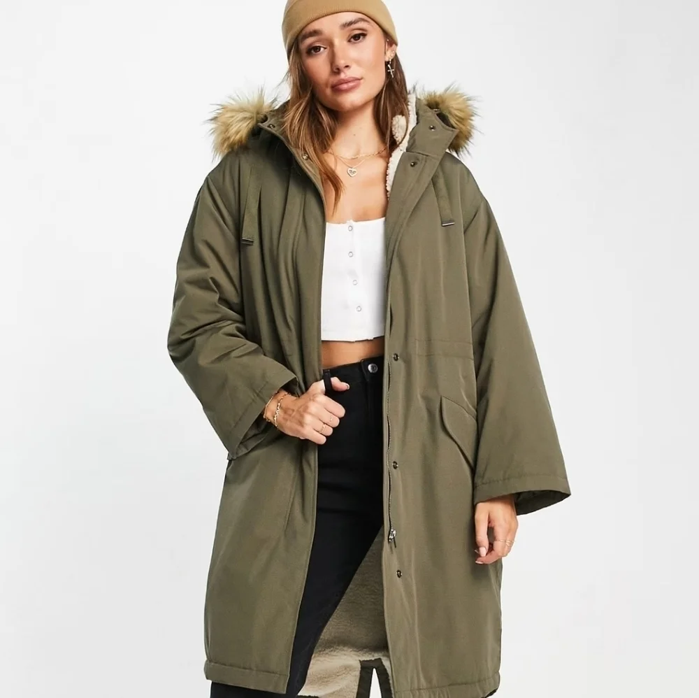 ASOS Parka Fur Trimmed Hood Utikity Medium Warmth Coat. Khaki/olive. Size 8